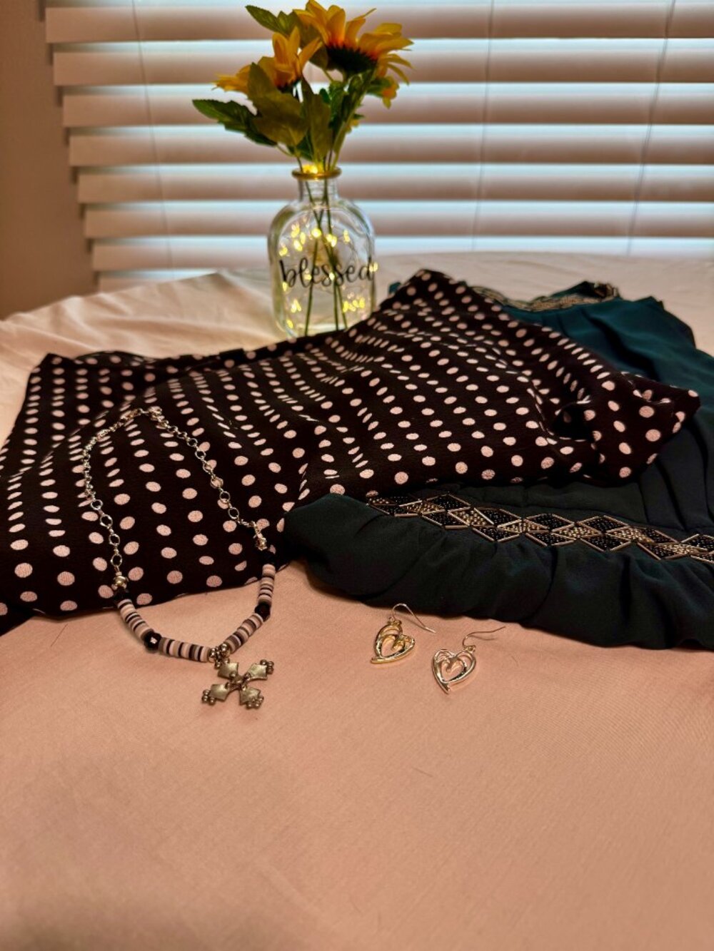 Women's Bundle, 2 Sm Dresses, Earrings, Handmade Necklace, Bonus-Vase